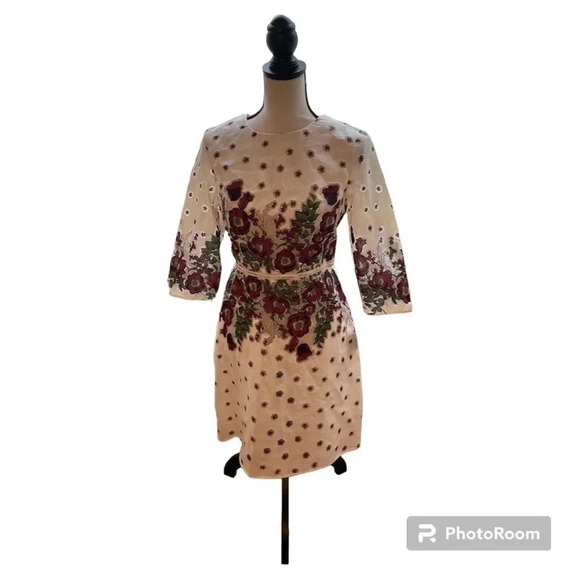 Gabby Skye Dresses & Skirts - Gabby Skye NWT Floral Print Dress Size 6 Detailed Gold Zipper Lined Holiday
